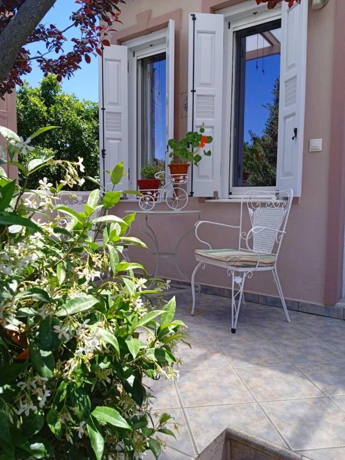 Andros Lighthouse Apartments Mesaria  エクステリア 写真
