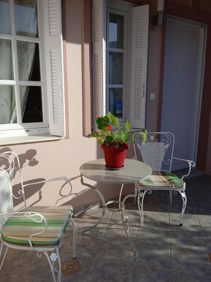 Andros Lighthouse Apartments Mesaria  エクステリア 写真