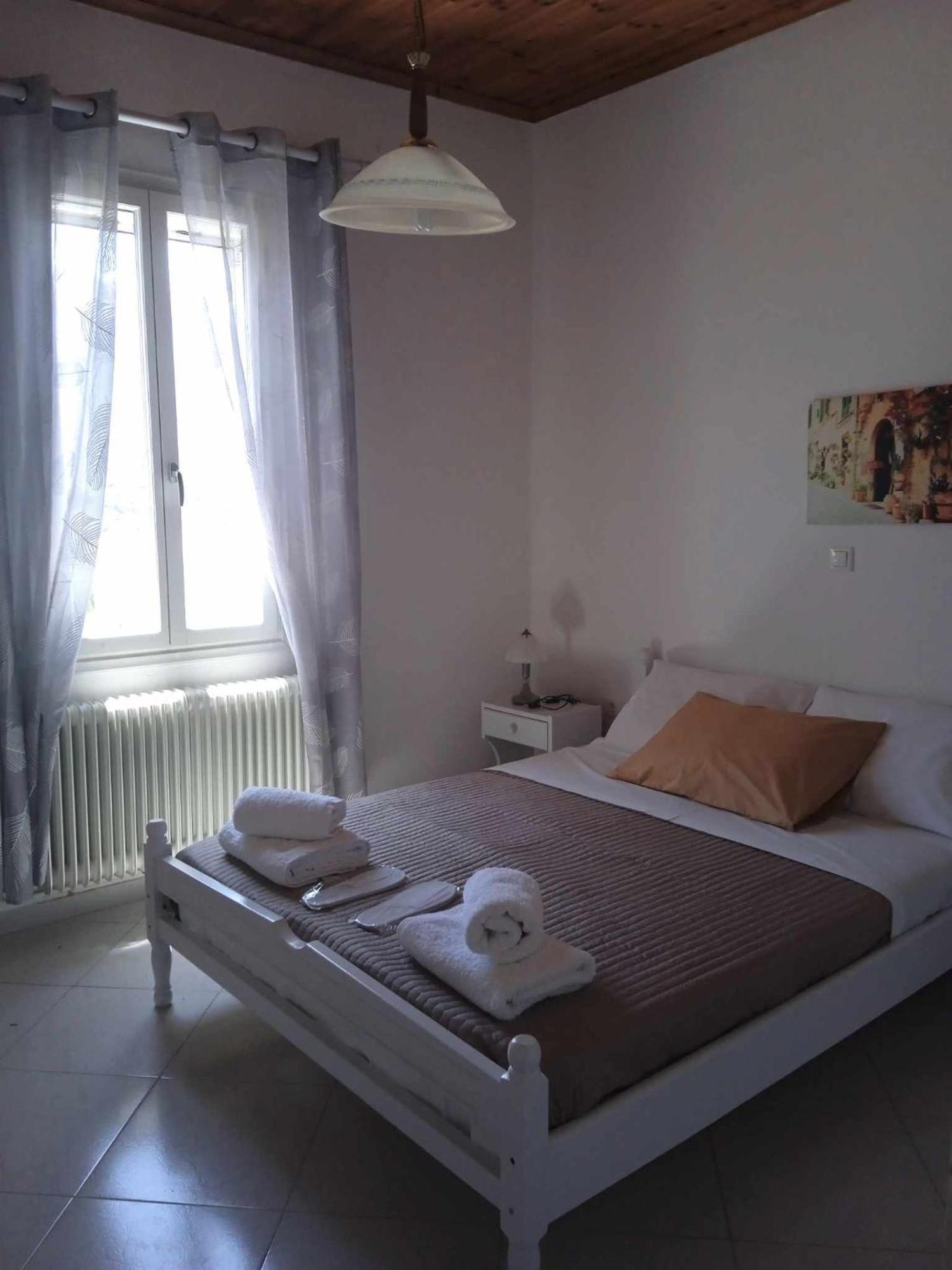 Andros Lighthouse Apartments Mesaria  エクステリア 写真