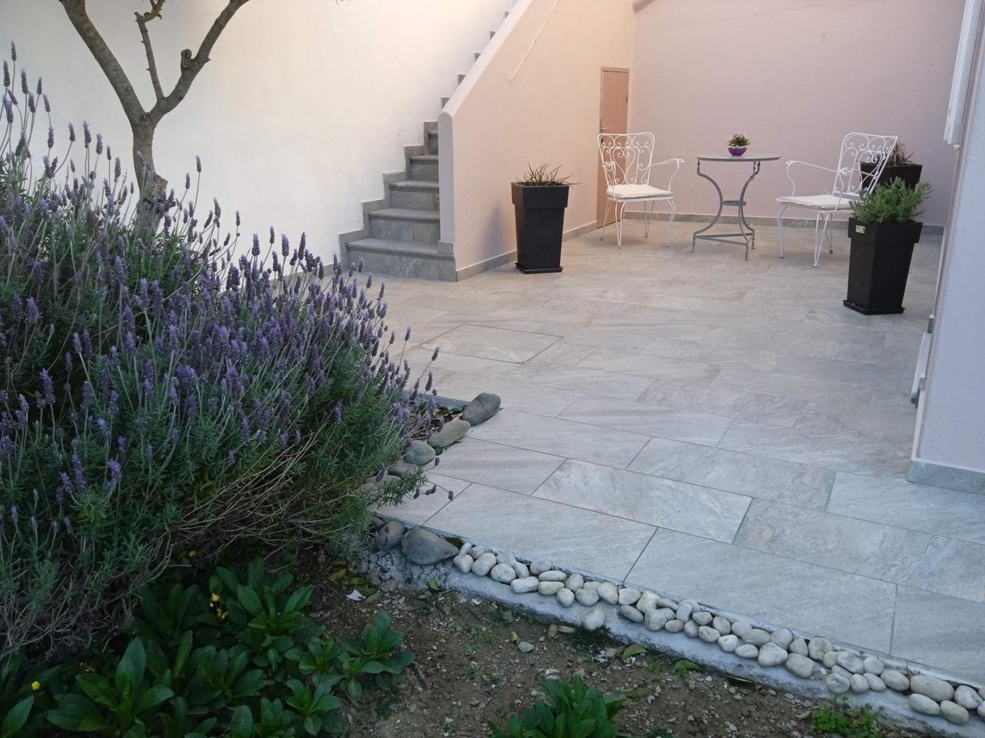Andros Lighthouse Apartments Mesaria  エクステリア 写真